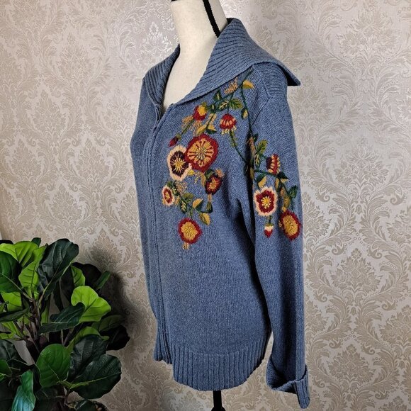 Victoria Jones Woman Size 1X Blue Knit Zip Front Cardigan Floral Embroidery EUC - Picture 3 of 12